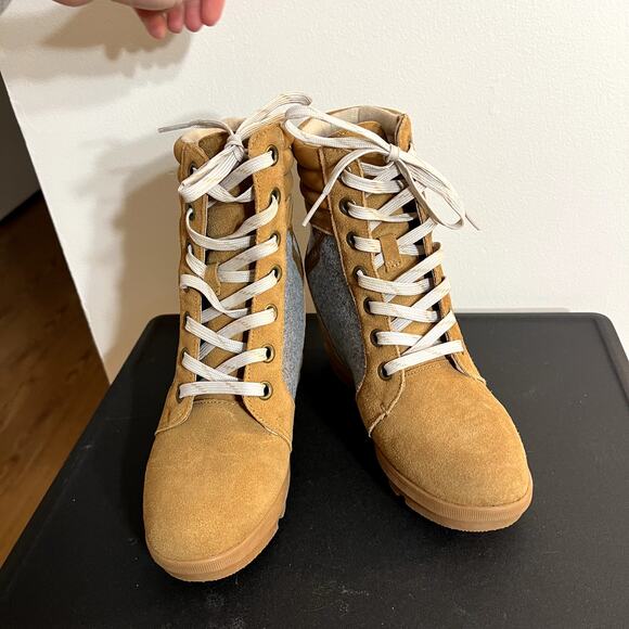 NWT Wedge Boots - Picture 3 of 7